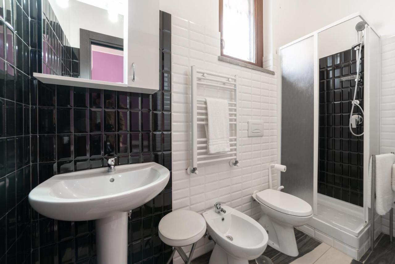Myricae Rooms Affittacamere No Late Arrival Φιουμιτσίνο Εξωτερικό φωτογραφία