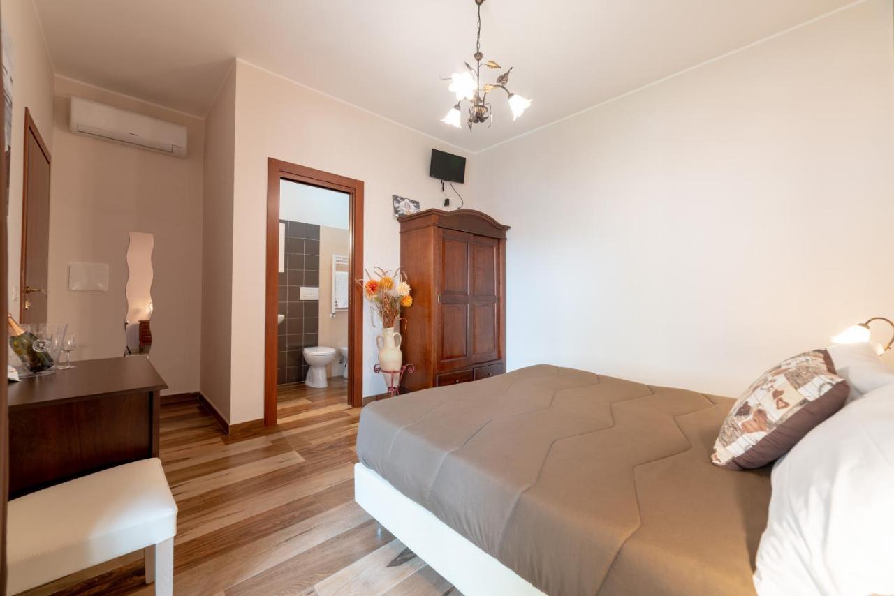 Myricae Rooms Affittacamere No Late Arrival Φιουμιτσίνο Εξωτερικό φωτογραφία