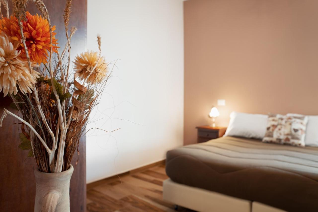 Myricae Rooms Affittacamere No Late Arrival Φιουμιτσίνο Εξωτερικό φωτογραφία