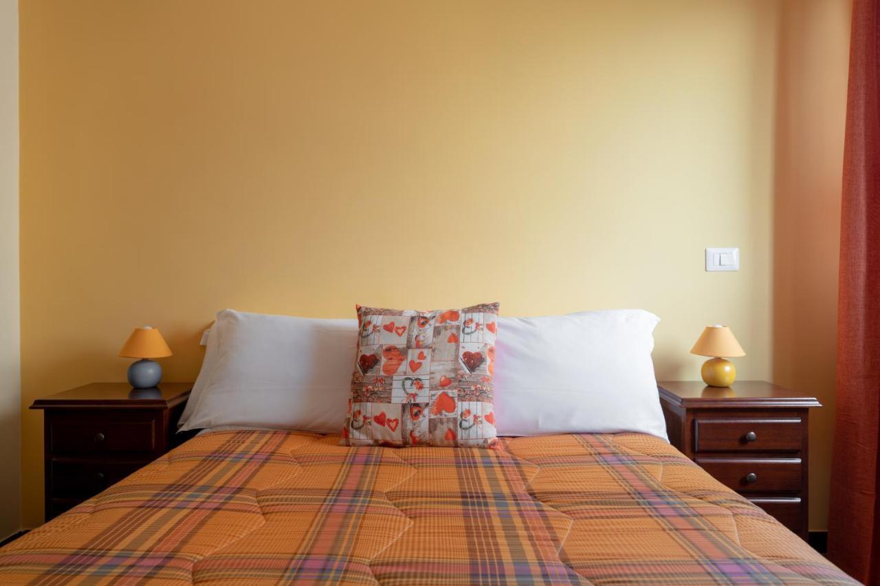 Myricae Rooms Affittacamere No Late Arrival Φιουμιτσίνο Εξωτερικό φωτογραφία