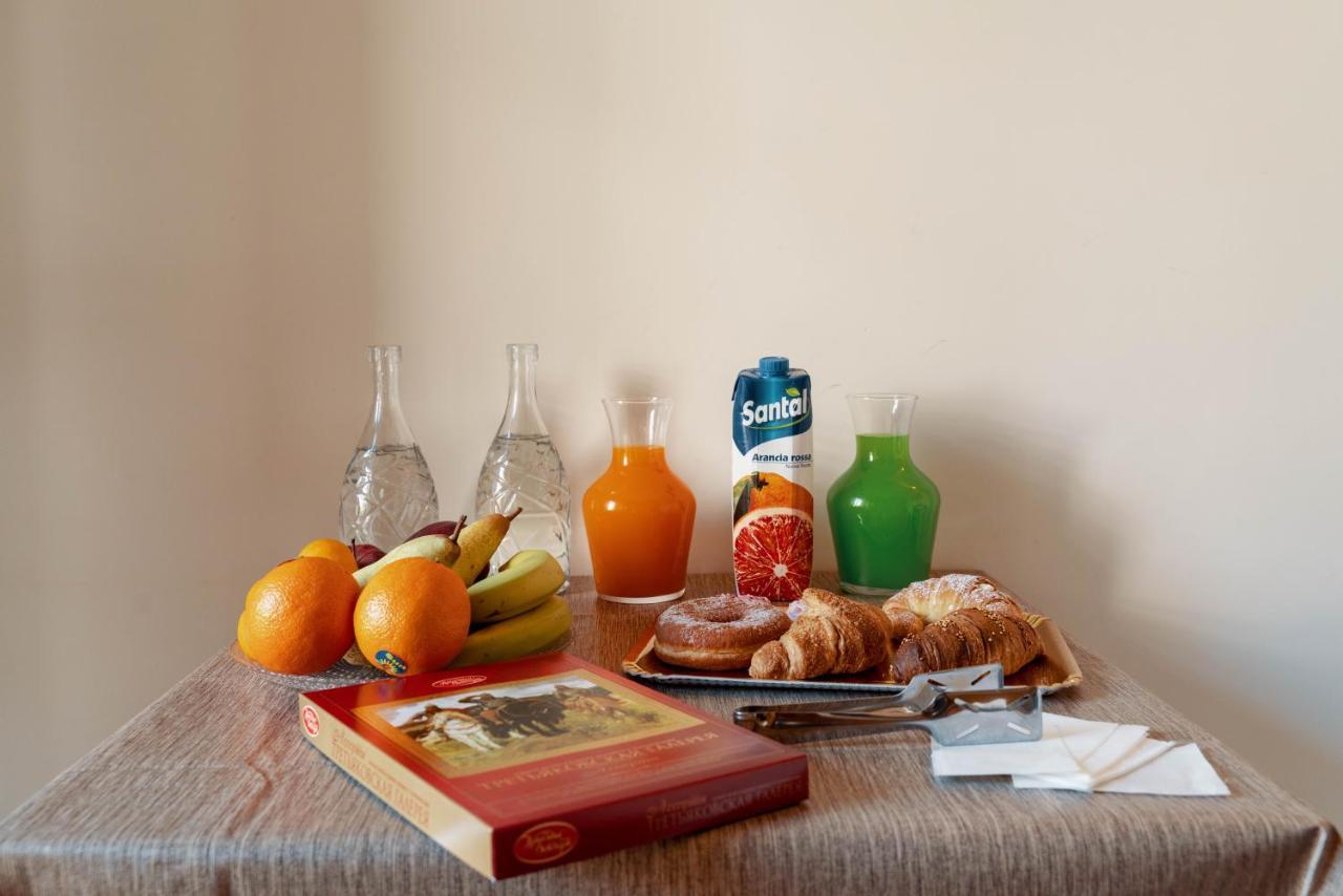Myricae Rooms Affittacamere No Late Arrival Φιουμιτσίνο Εξωτερικό φωτογραφία